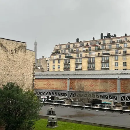 Big Eiffel Tower View アパート *