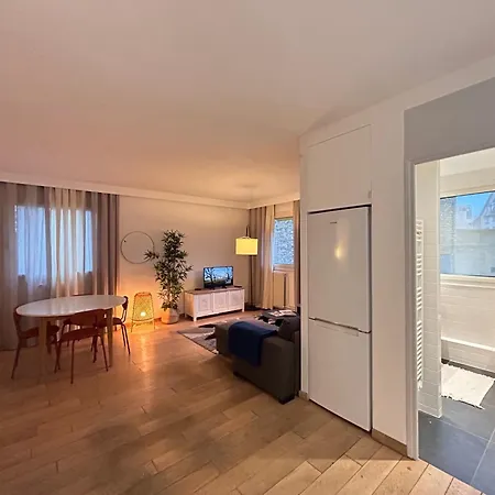 Big Eiffel Tower View * פריז