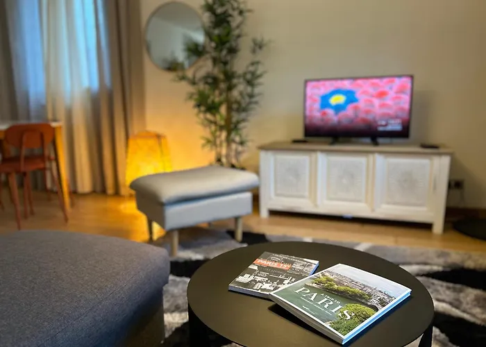 Big Eiffel Tower View * Paryż