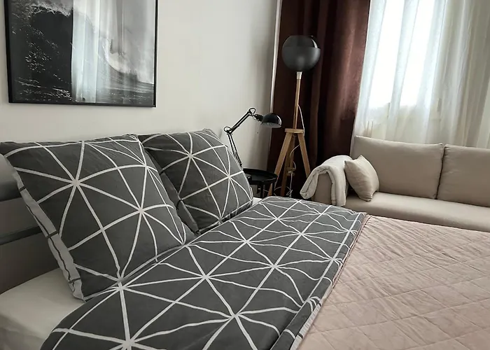 Big Eiffel Tower View Paryż